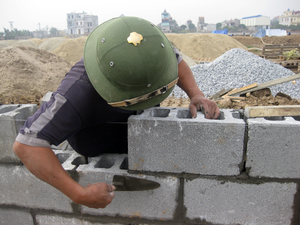 Phú Điền - Các mạch vữa đều nhau khi xây tường bằng gạch block
