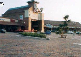 Phú Điền- trung tâm mua sắm (gạch block tự chèn)